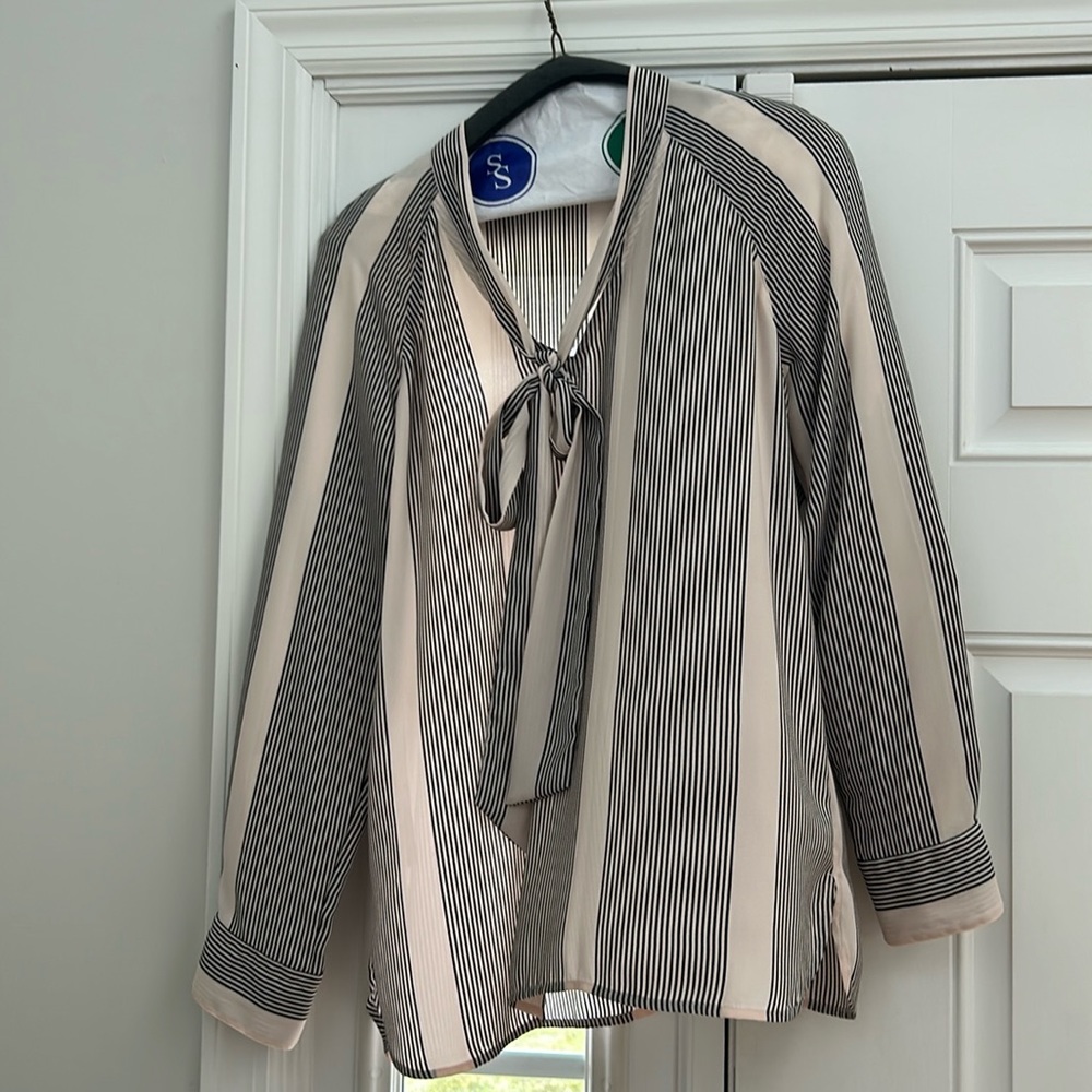 Tie neck pink blouse